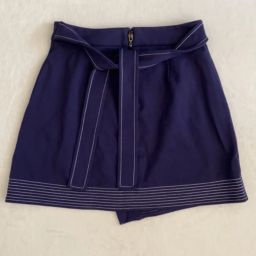 Guess Los Angeles | Faux Wrap Tie Belt Asymmetrical Mini Skirt Blue (S 4-6) - Picture 12 of 15
